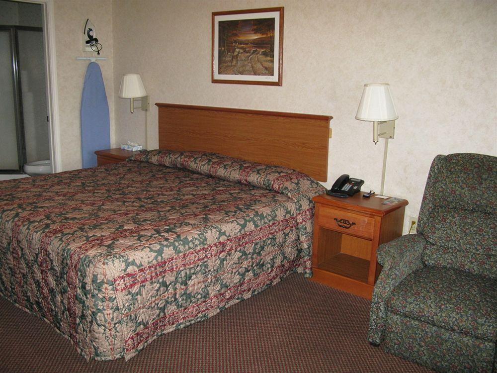 Deerfield Inn And Suites Steele Kültér fotó