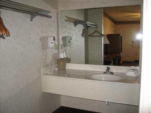 Deerfield Inn And Suites Steele Kültér fotó